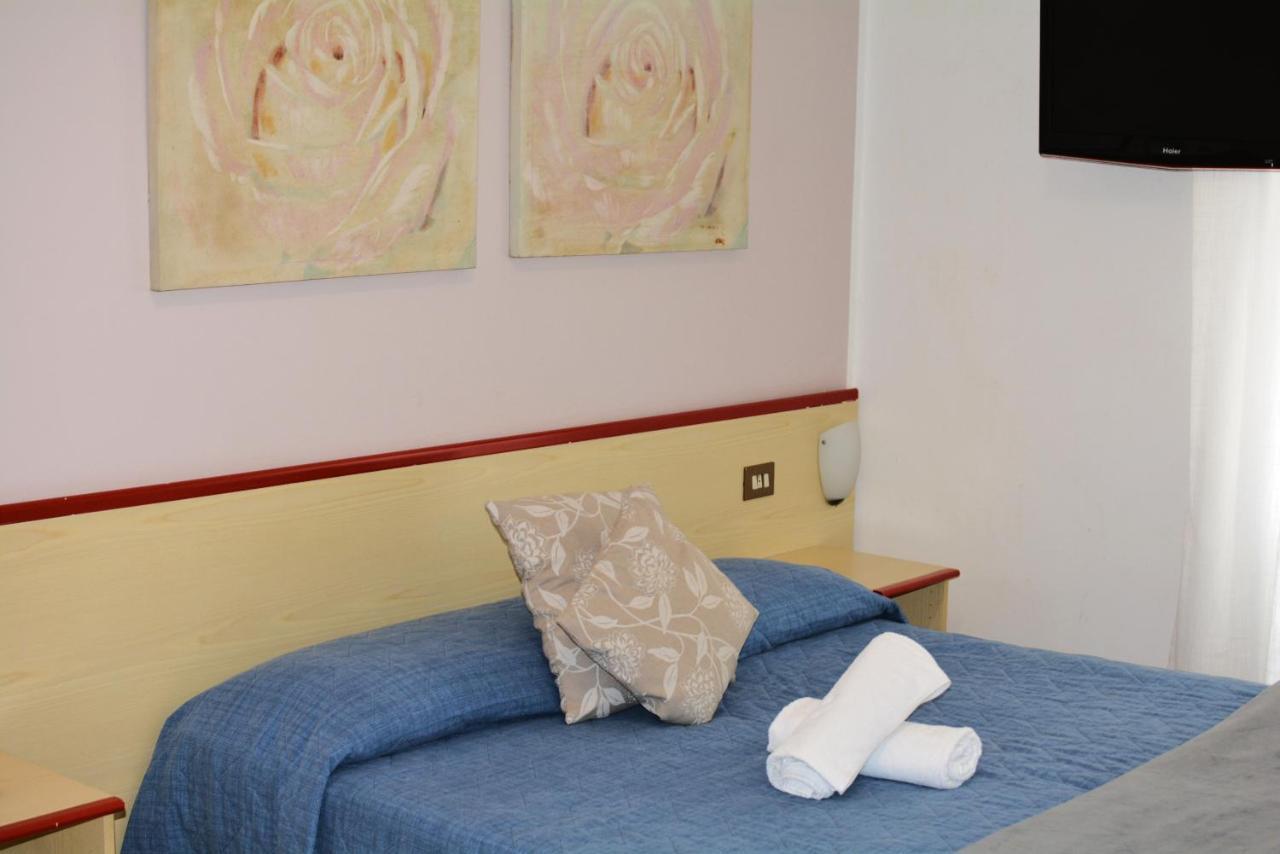 Hotel La Madunina Varazze Zewnętrze zdjęcie