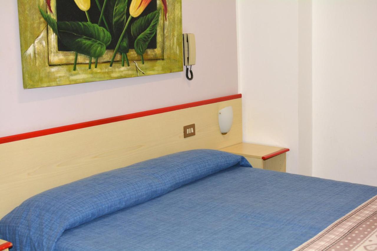 Hotel La Madunina Varazze Zewnętrze zdjęcie